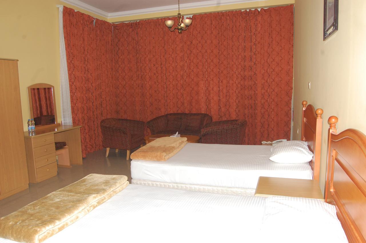Al Amwaj Hotel シャルジャ エクステリア 写真
